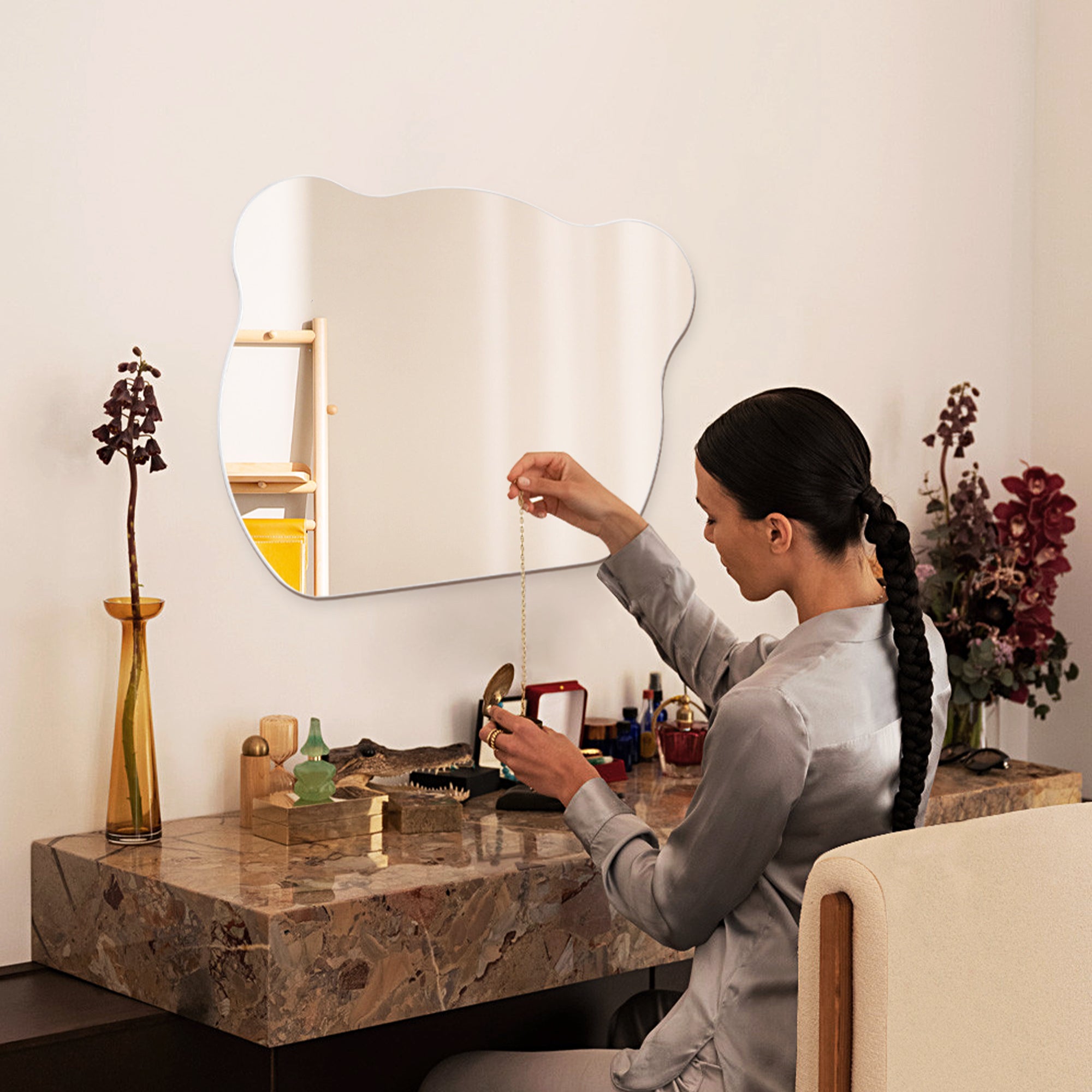 BarberPub Wall Mount Dressing Mirror Salon Mirror with Wooden Frame CH/RO/EL-3